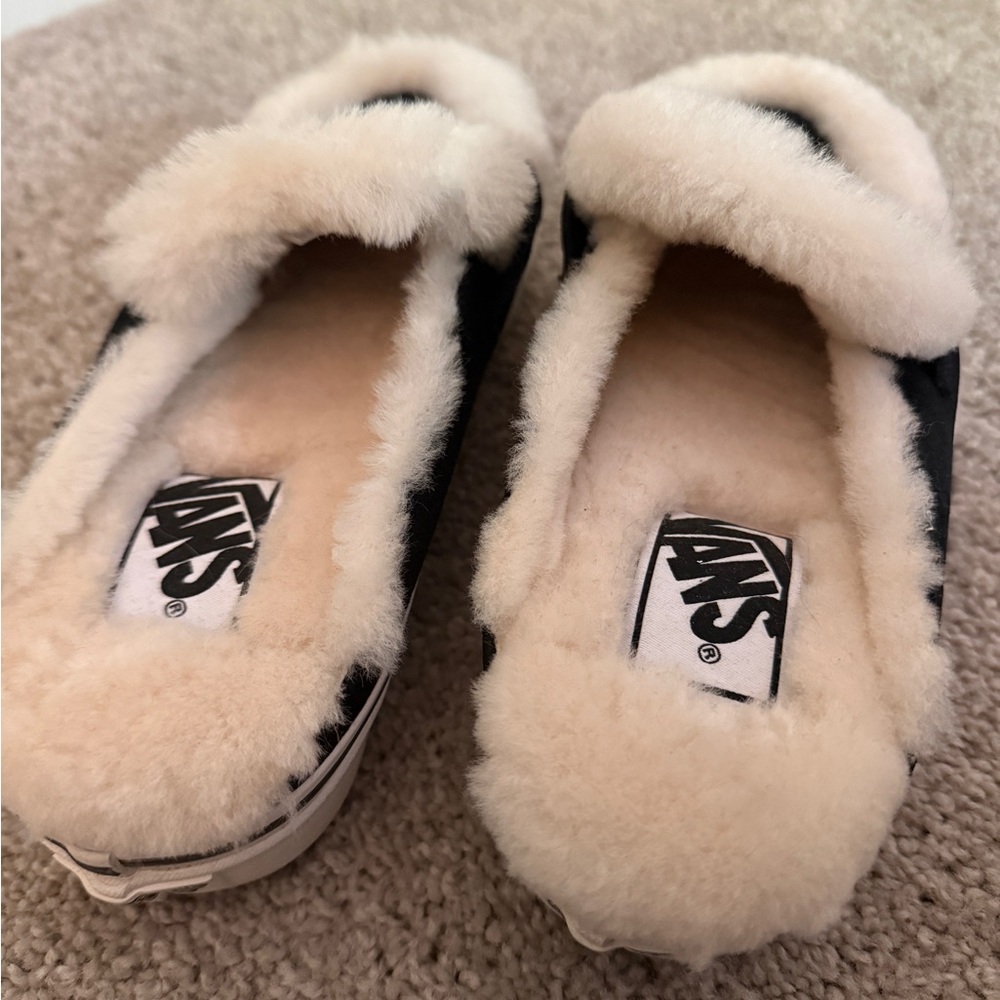 Vans Fur Slides Style 53 Cozy Mule DX Shoe Black Slip Ons with fur - never worn! - Picture 2 of 3